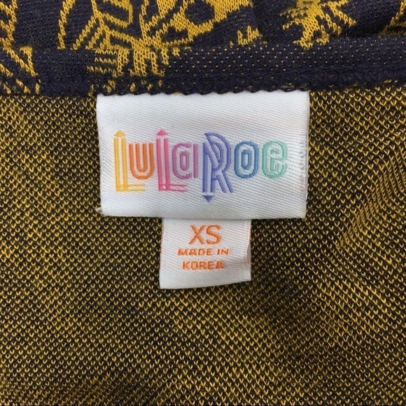 LULAROE Classic T Shirt Top Feathers Jacquard Woven Boho Retro Mod Size XS NWT - Picture 6 of 9